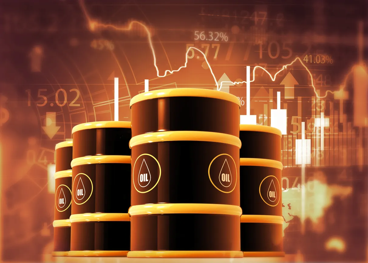 أسعار النفط تتراجع رغم التوترات مع تدخلات لزيادة الإمدادات